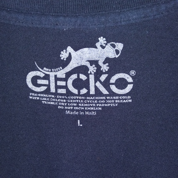 Gecko Hawaii - 8 Gecko's on Gecko Boards Surf the Wave In Hawaii T-Shirt - Picture 6 of 6